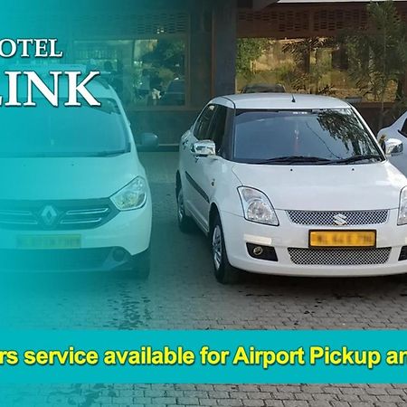 Hotel Clink New Delhi Airport Exteriör bild
